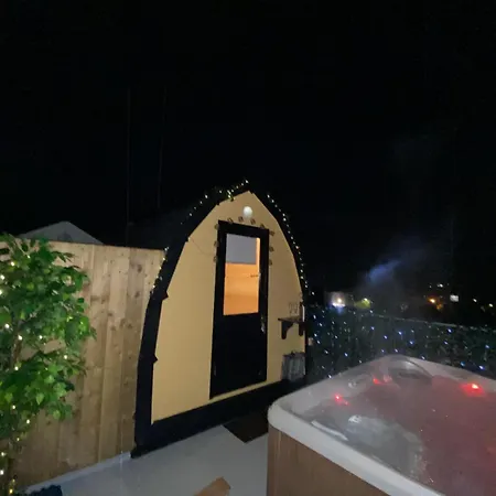 شقة Arch Pod & Hot Tub