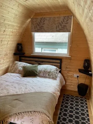 Arch Pod & Hot Tub