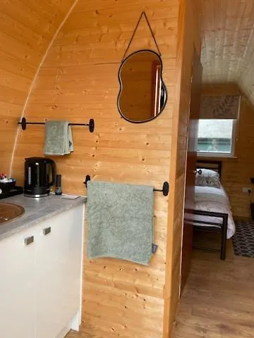 Arch Pod & Hot Tub 康多纳