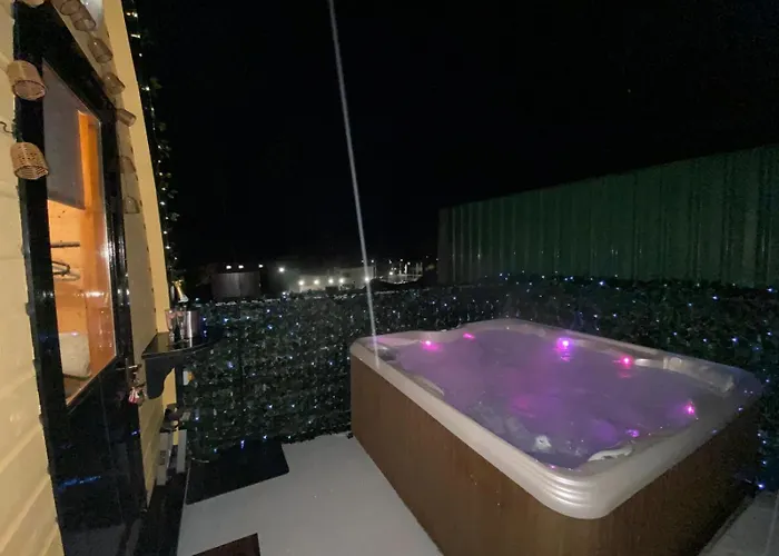 Arch Pod & Hot Tub Appartamento