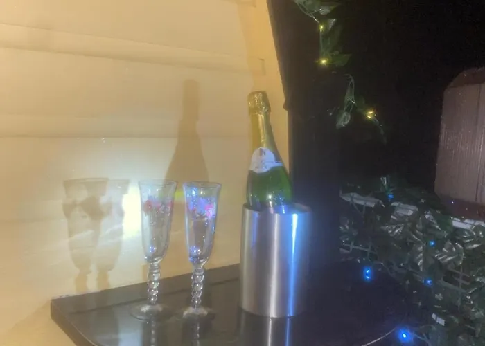 Arch Pod & Hot Tub 公寓 康多纳